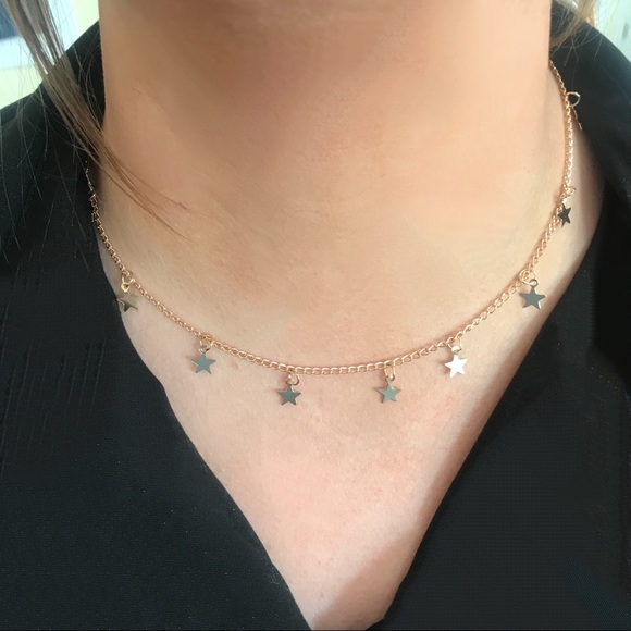 Jewelry - 🆕 Gold star pendant necklace.